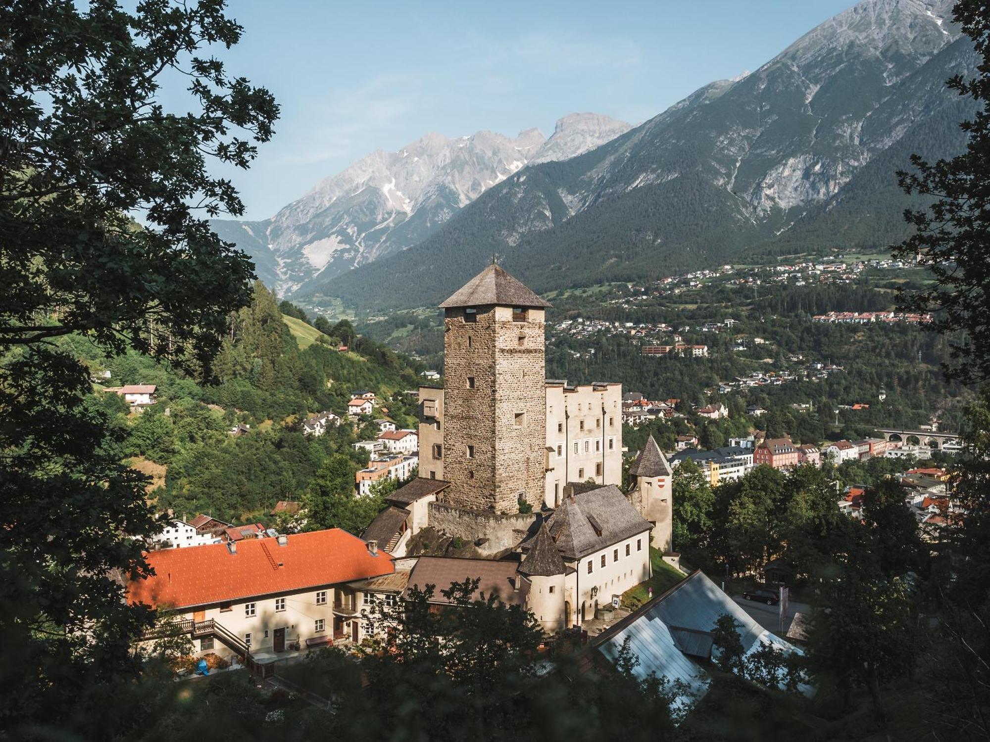 Deluxe Apartement Tirol Landeck Bagian luar foto
